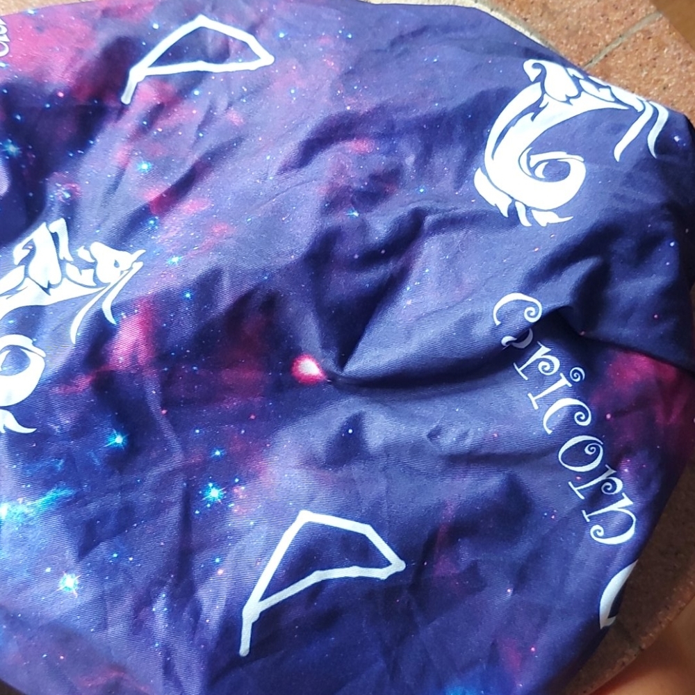 Bonnet capricorn